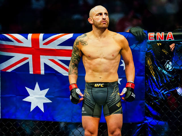 Прогноз на бой UFC 333 24 октября 2026 года Александр Волкановски — Мовсар Евлоев: чемпион выдержит давление